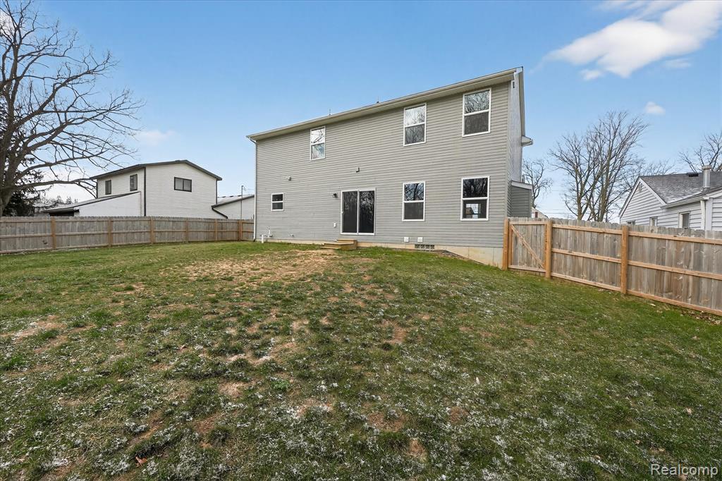 14131 Eastview Drive, Fenton, MI 48430 — Photo 45