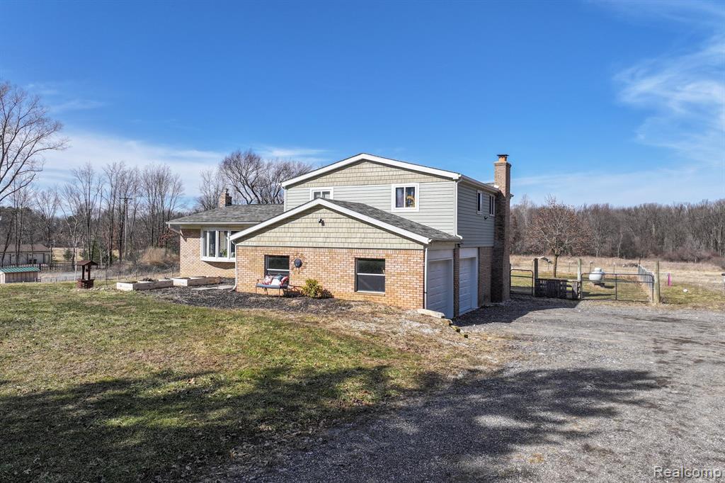5486 W LOWE Road, Fowlerville, MI 48836 — Photo 3