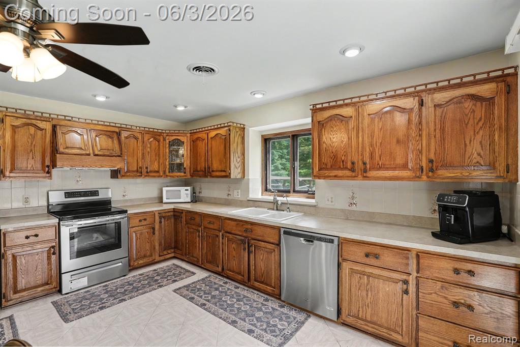 46430 Schoenherr Road, Utica, MI 48315 — Photo 17