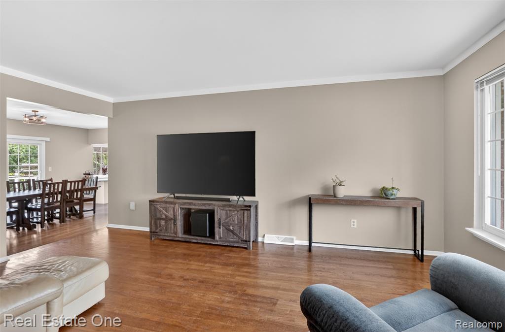 2802 Costa Mesa Road, Waterford, MI 48329 — Photo 4