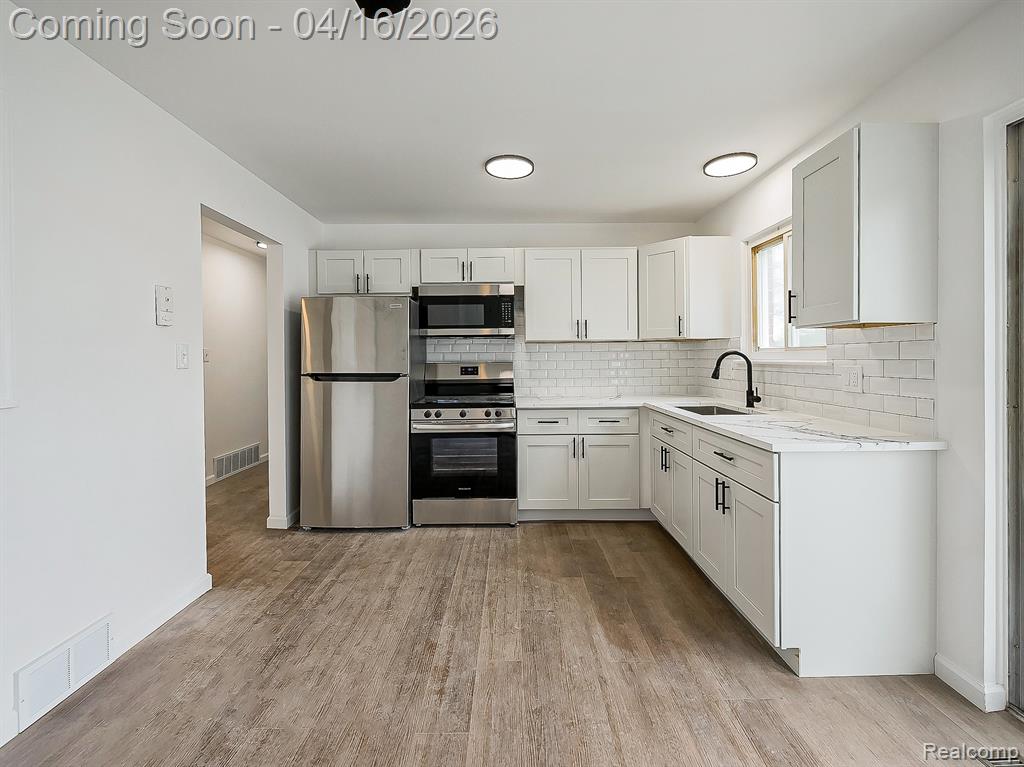 32209 Eastway Street, Roseville, MI 48066 — Photo 5