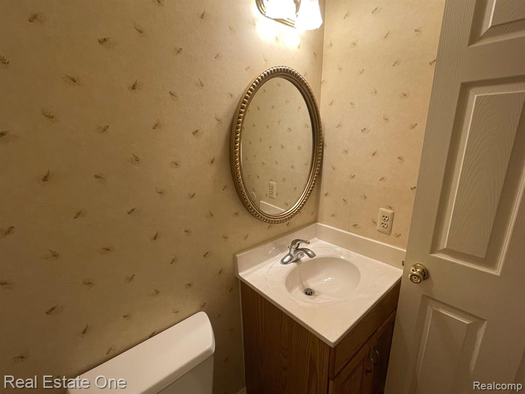 7482 ADMIRALTY Drive, Canton, MI 48187 — Photo 11