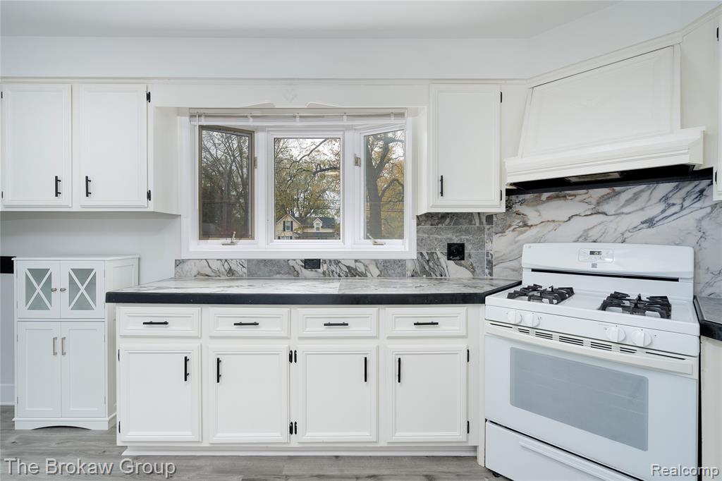 736 N Main Street, Almont, MI 48003 — Photo 22