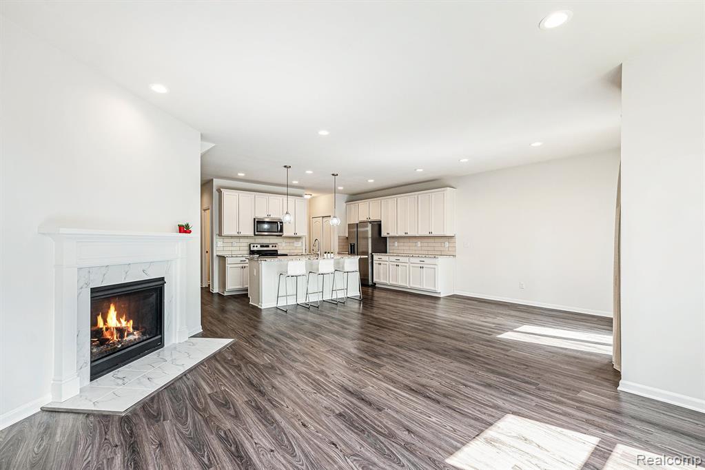 43445 CHANCELLOR Lane, Novi, MI — Photo 6