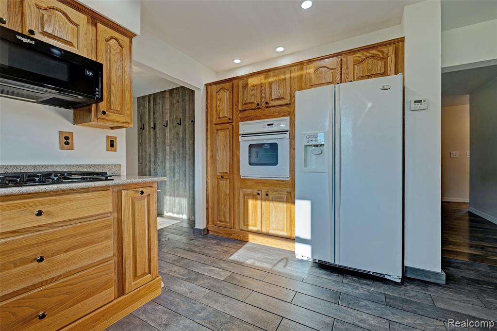 2290 Silver Fox Run, Holly, MI 48442 — Photo 19