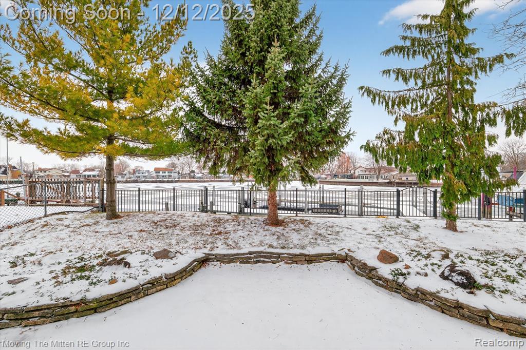 30760 Bayview Drive, Gibraltar, MI — Photo 40