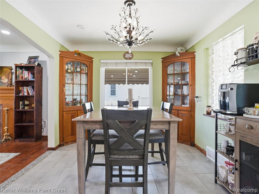 18048 Elizabeth Street, Roseville, MI 48066 — Photo 10