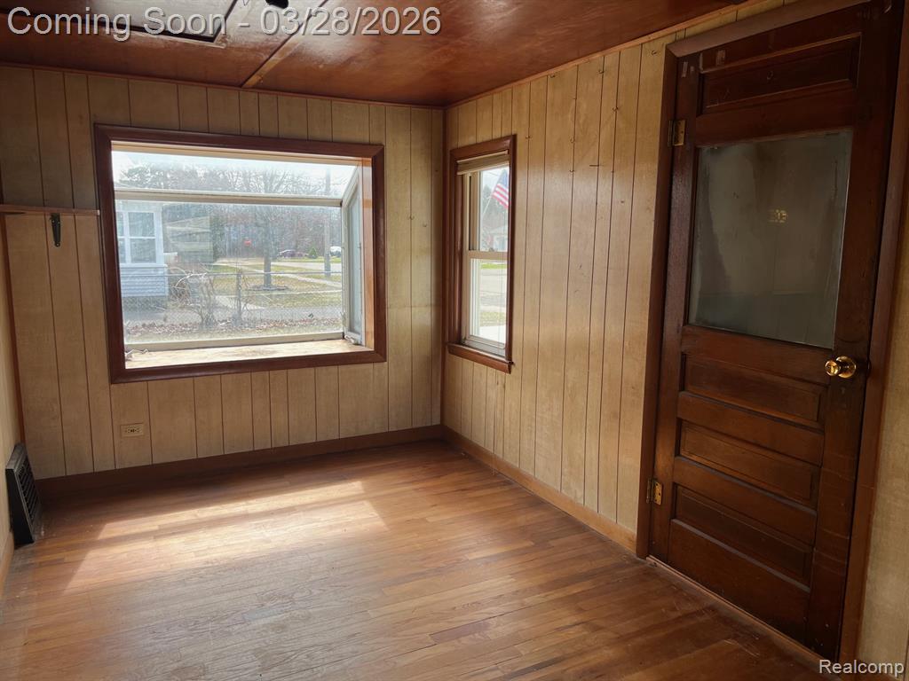 2 Maple Street, Oxford, MI 48371 — Photo 4