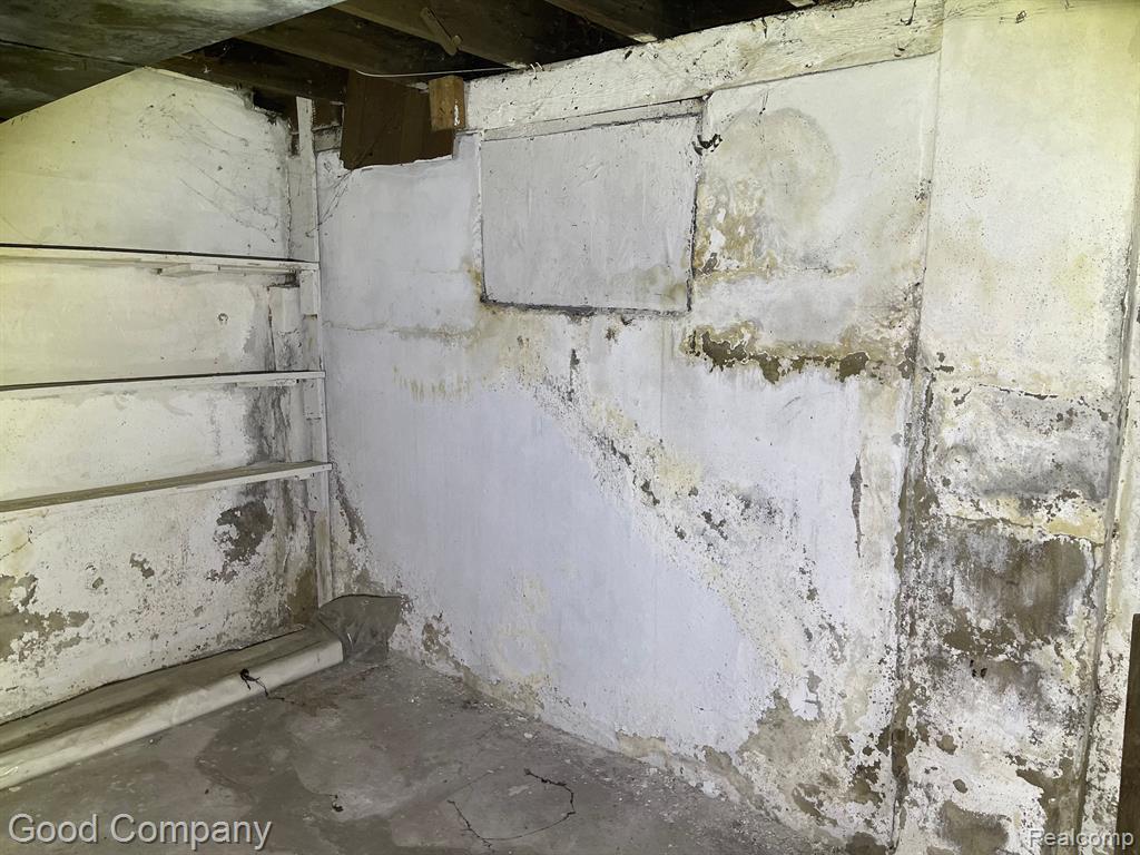 4280 HURLBUT Street, Detroit, MI 48214 — Photo 8