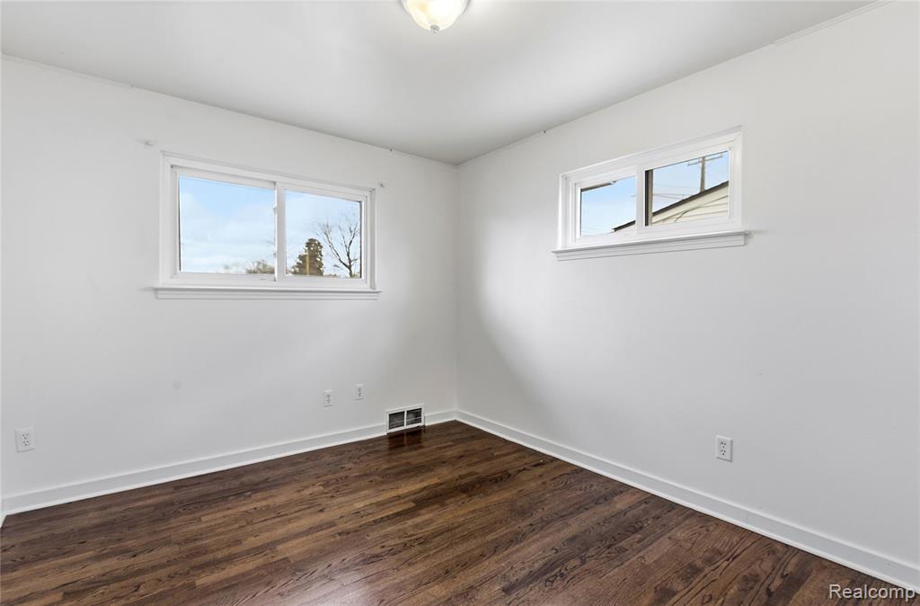 1575 W 13 Mile Road, Madison Heights, MI 48071 — Photo 16
