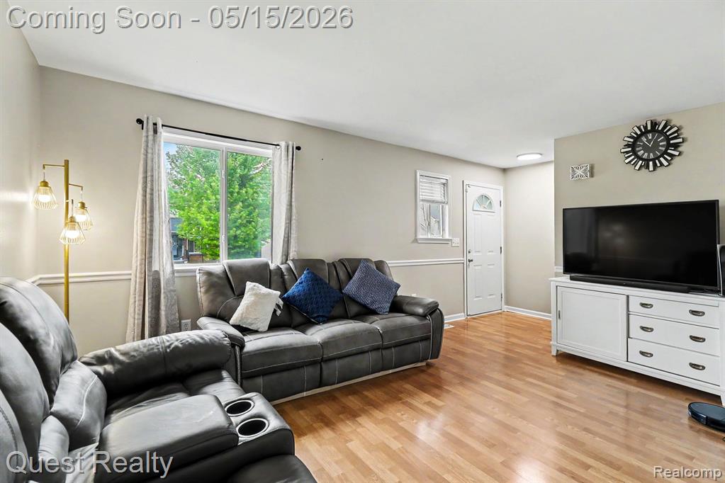 7058 Rolling Hills Drive, Waterford, MI 48327 — Photo 4