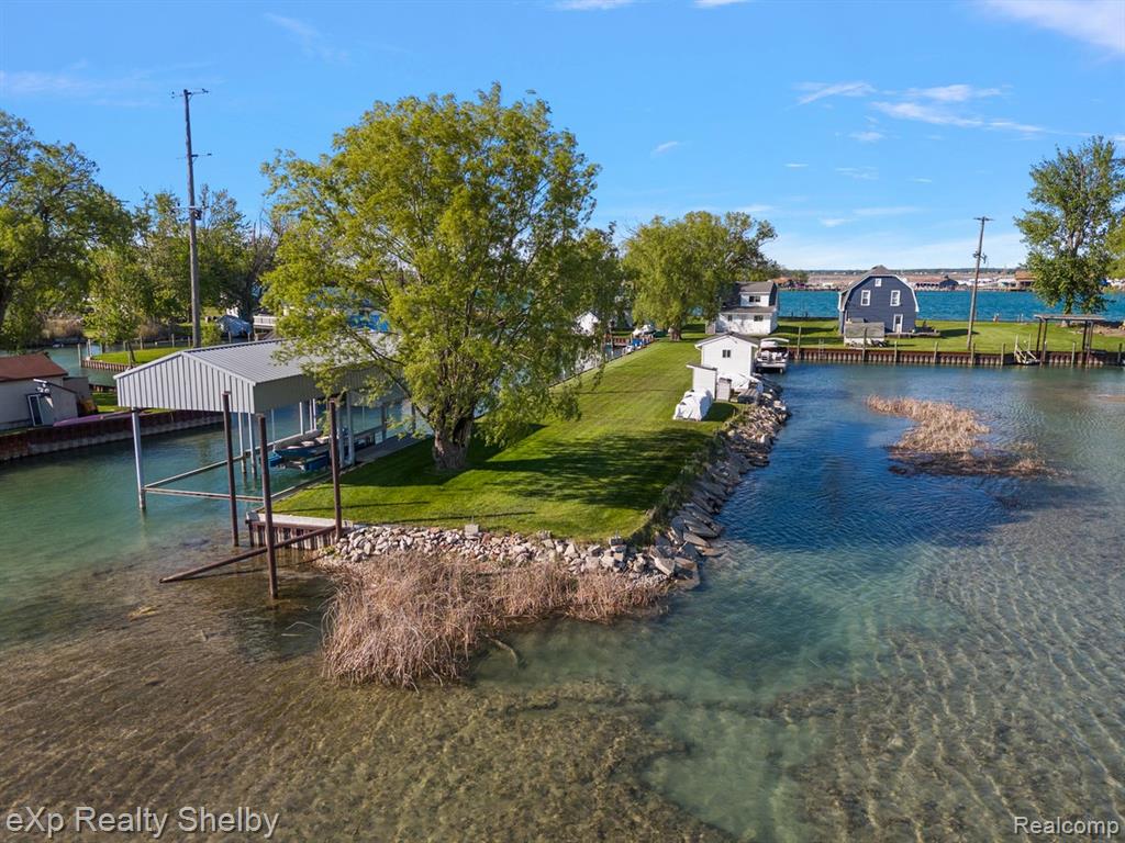 8395 N Channel - Harsens Island, Clay, MI 48001 — Photo 57