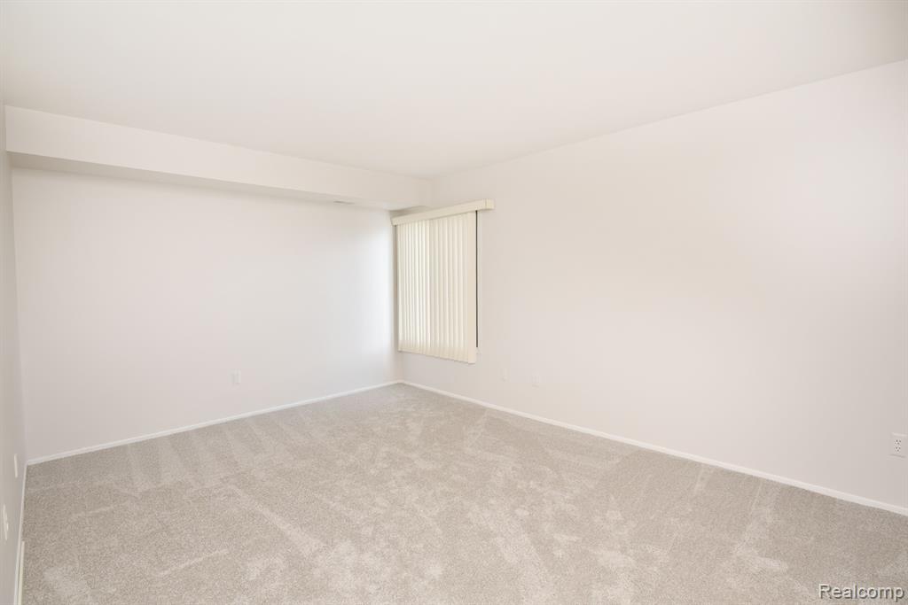 30475 W 14 Mile Rd, 74, Farmington, MI 48334 — Photo 14