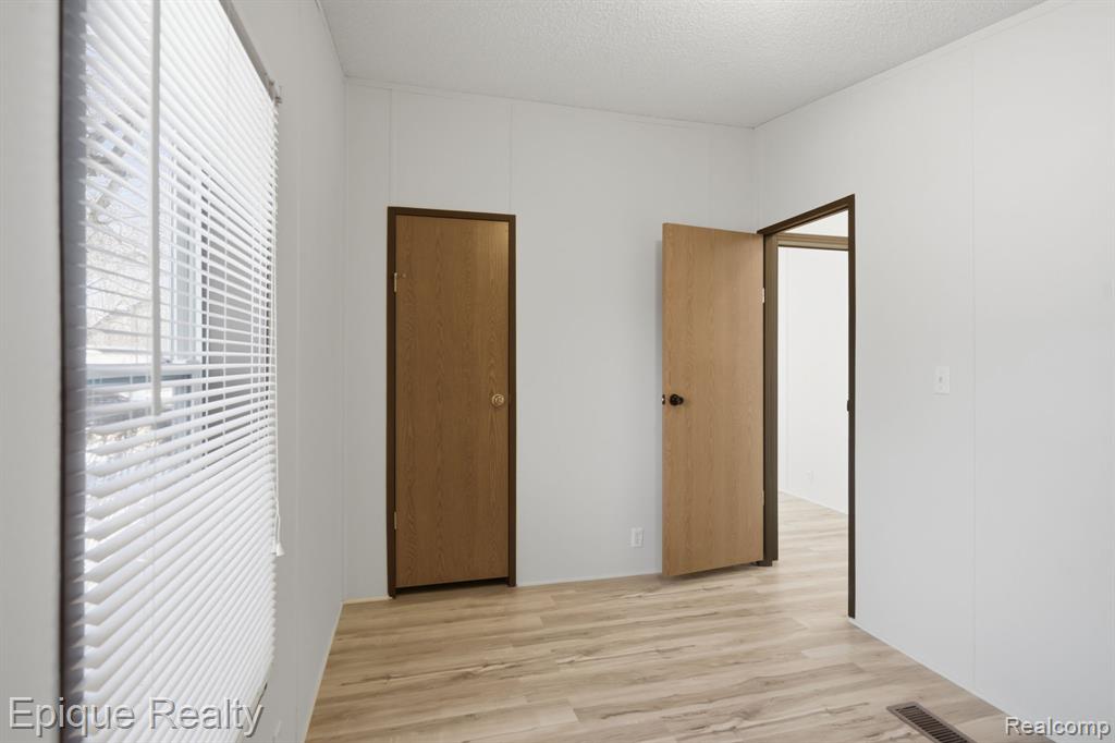 271 Lovell Court, Flushing, MI 48433 — Photo 20