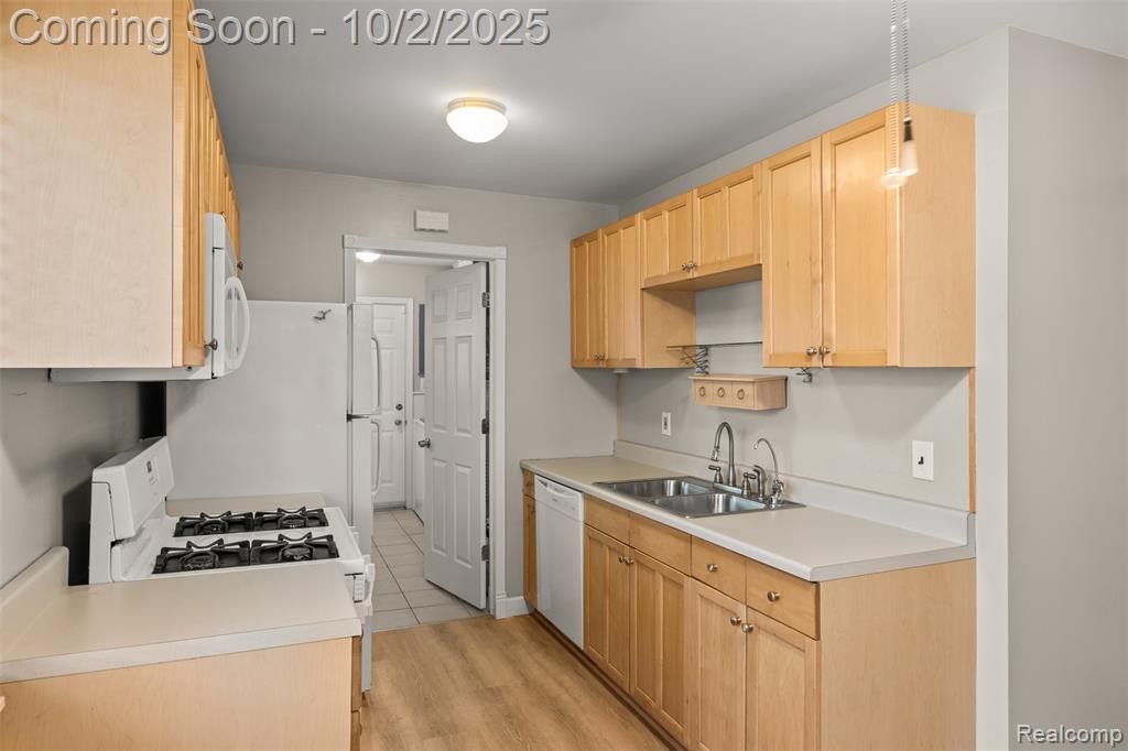 8610 Central, Center Line, MI 48015 — Photo 11