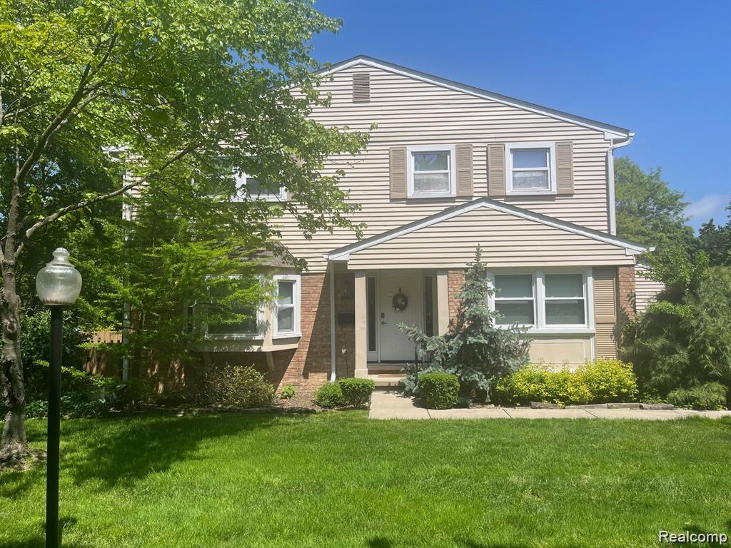 1639 Brentwood Drive, Troy, MI 48098
