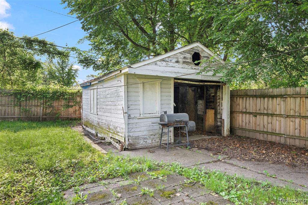 7784 METTETAL Street, Detroit, MI 48228 — Photo 5