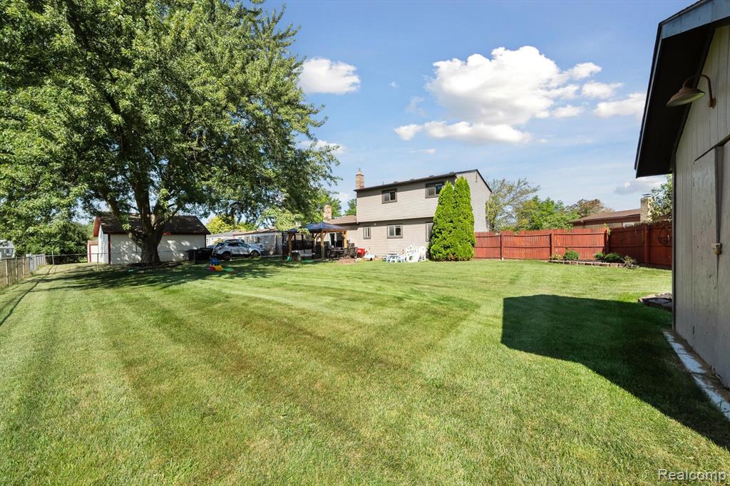 40166 Kristen Drive, Sterling Heights, MI 48310 — Photo 41