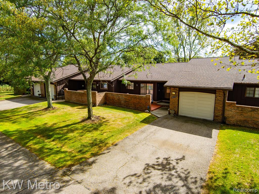 27173 CUMBERLAND Court, Southfield, MI 48033 — Photo 25