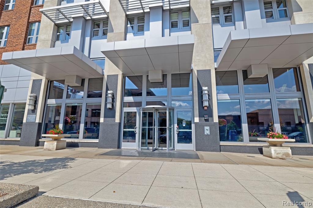 411 S Old Woodward Avenue, 1022, Birmingham, MI 48009 — front exterior