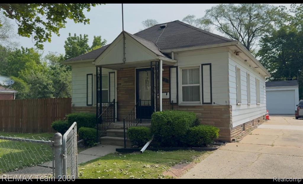 7452 Mansfield Street, Detroit, MI 48228 — front exterior