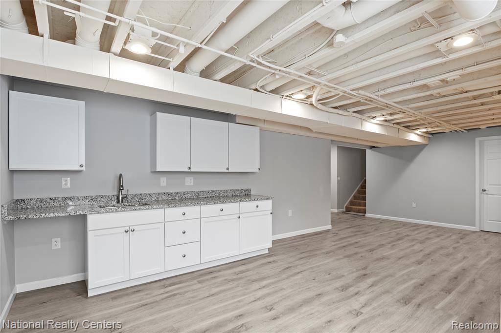 451 Goodrich, Wixom, MI — Photo 29