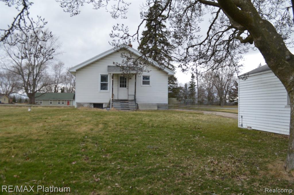 6119 TORREY Road, Flint, MI 48507 — Photo 2
