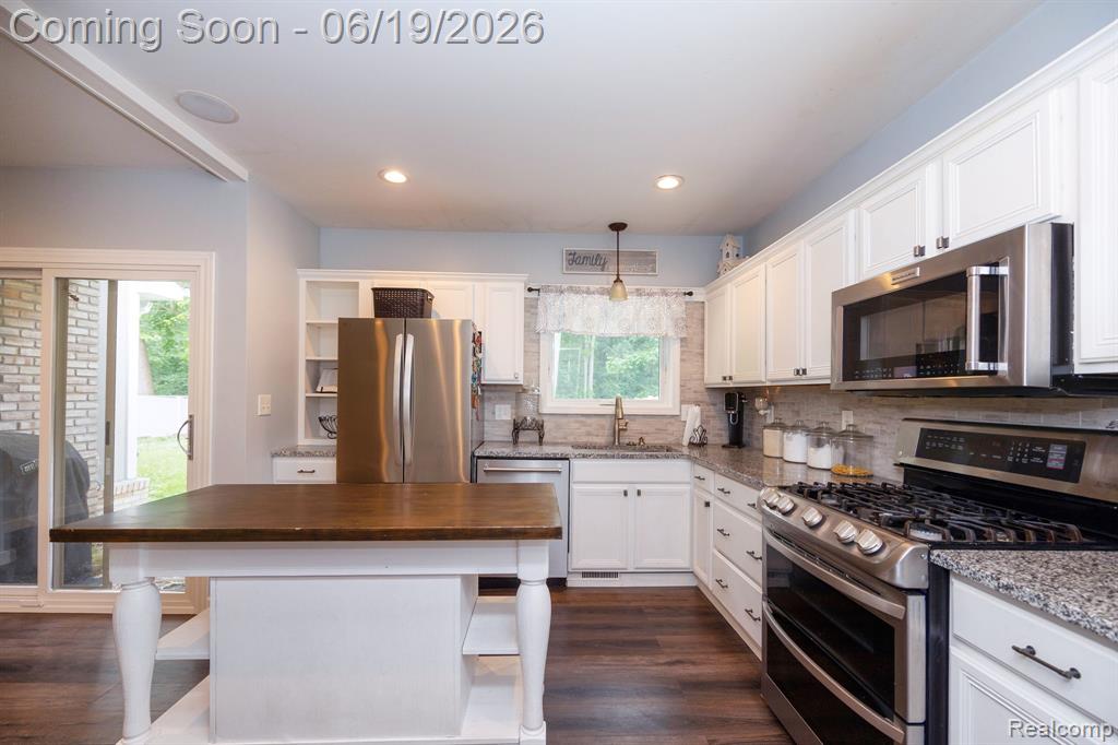 17680 Fox Glen Drive, Riverview, MI 48193 — Photo 38