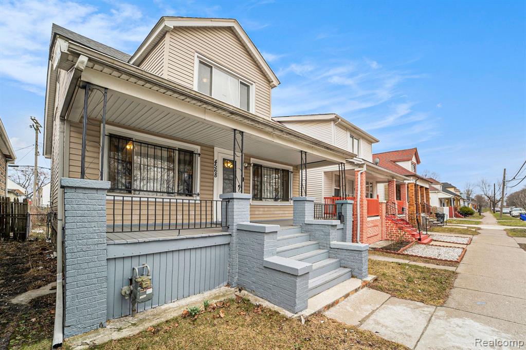 4568 CHARLES Street, Hamtramck, MI 48212 — Photo 3