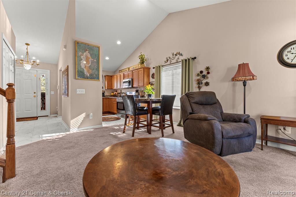 3633 Richmond St, Waterford, MI 48328 — Photo 2