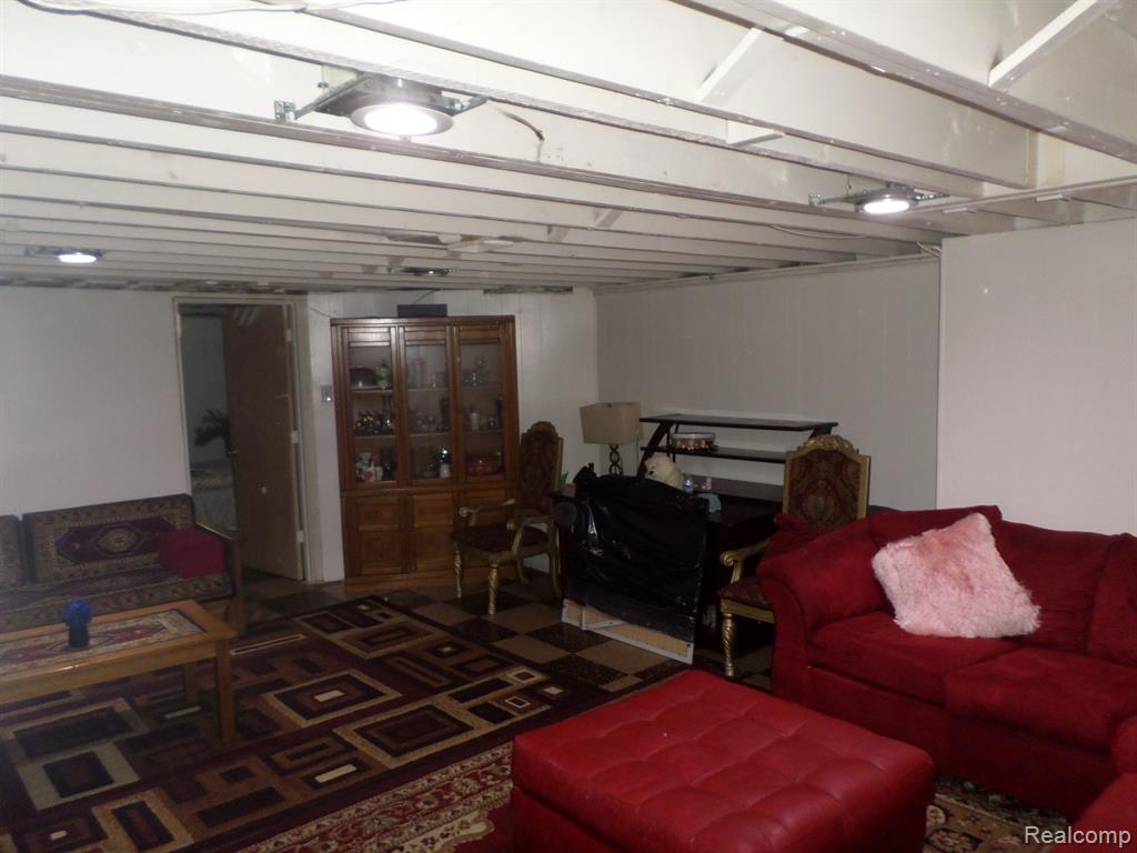 8386 N COLONIAL Street, Dearborn Heights, MI 48127 — Photo 25