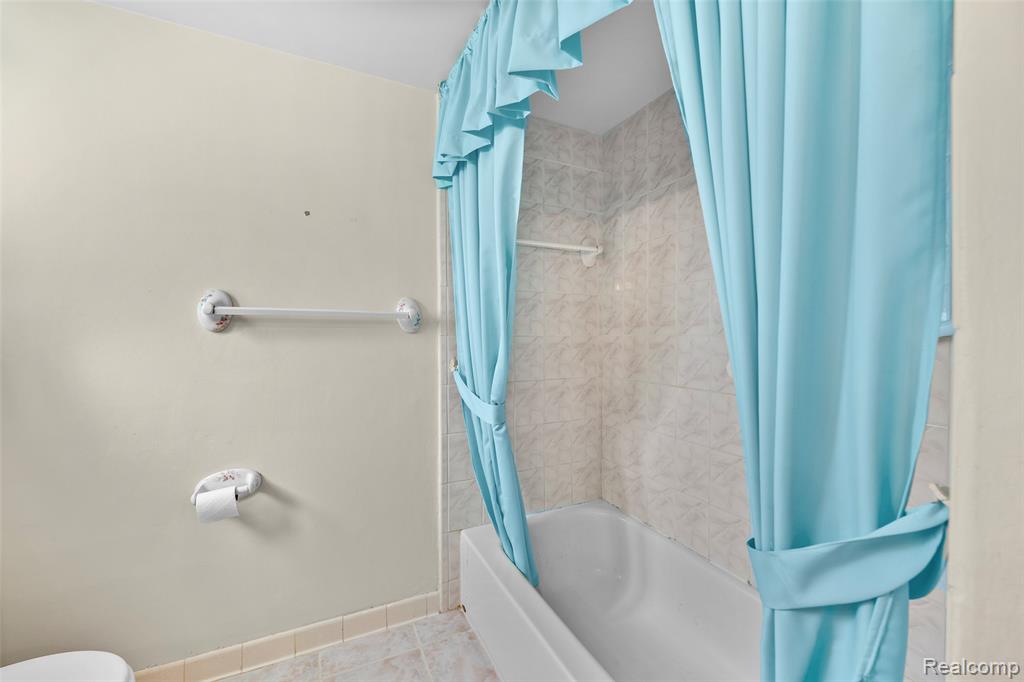 9450 Continental Drive, Taylor, MI 48180 — Photo 31