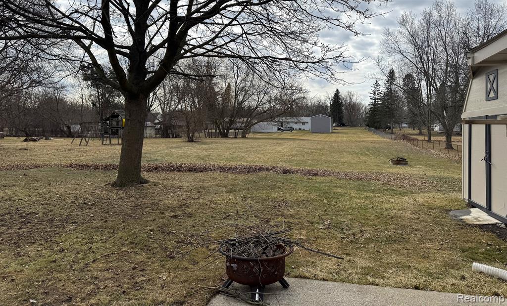 638 COLLIER Road, Pontiac, MI 48340 — Photo 29