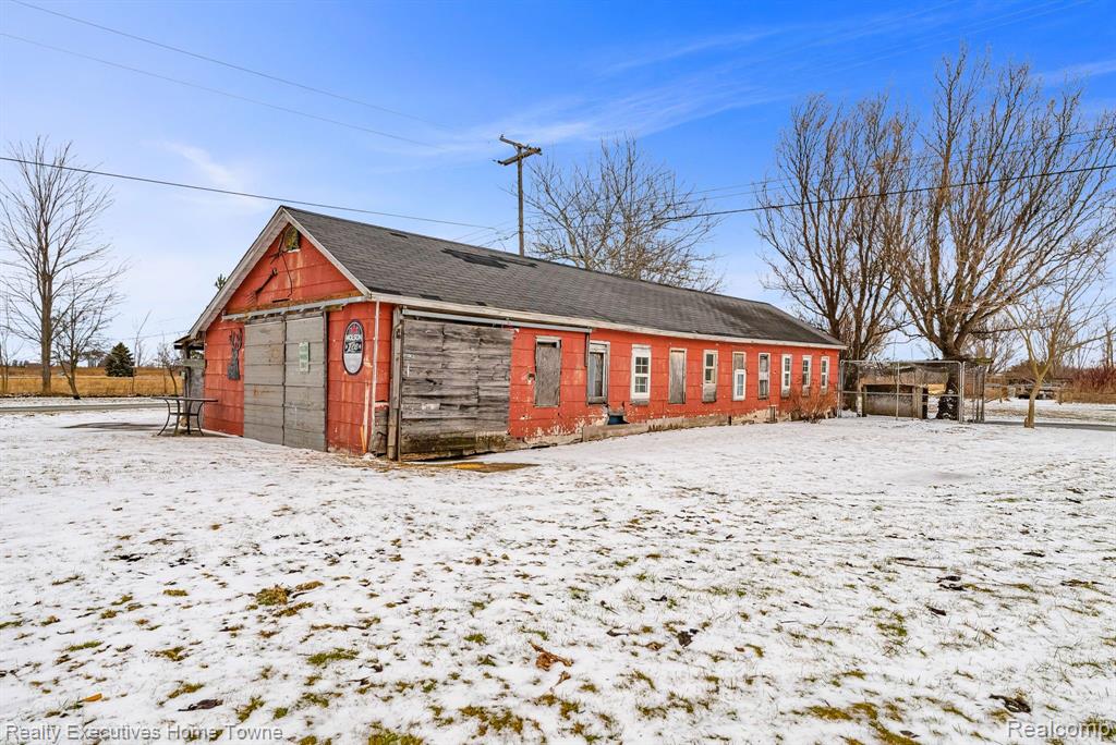 5086 STATE Road, Fort Gratiot, MI 48059 — Photo 37
