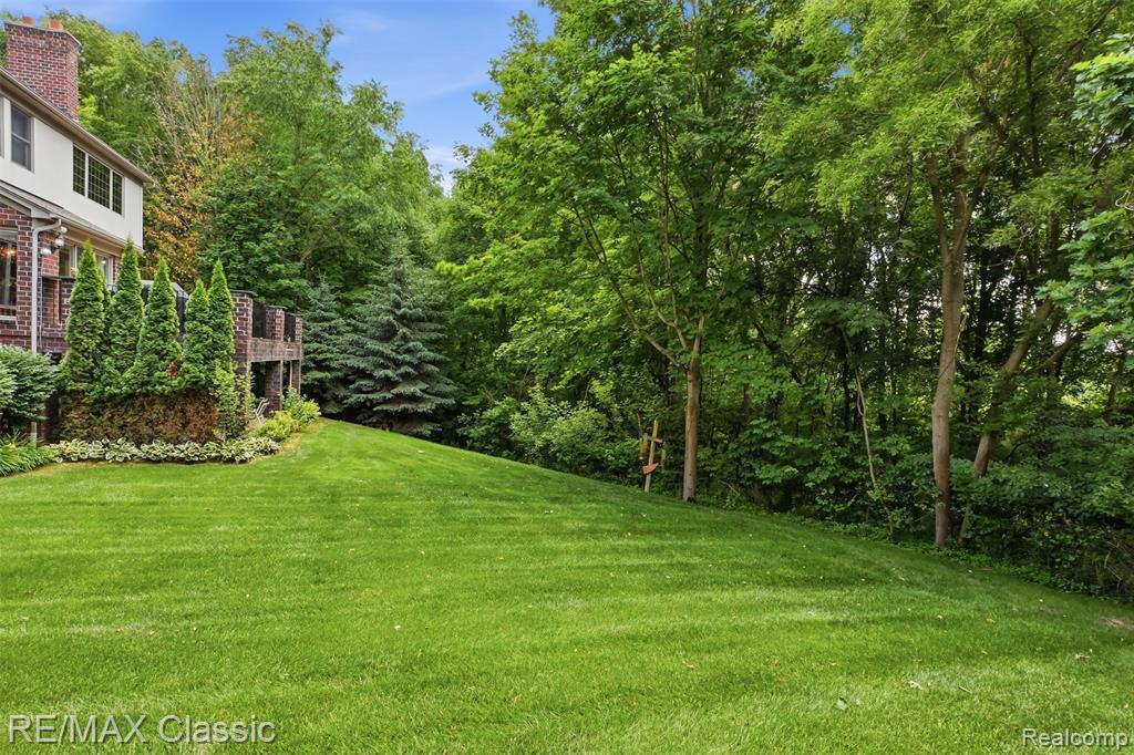 8033 Pine Ridge Court, Northville, MI 48168 — Photo 40
