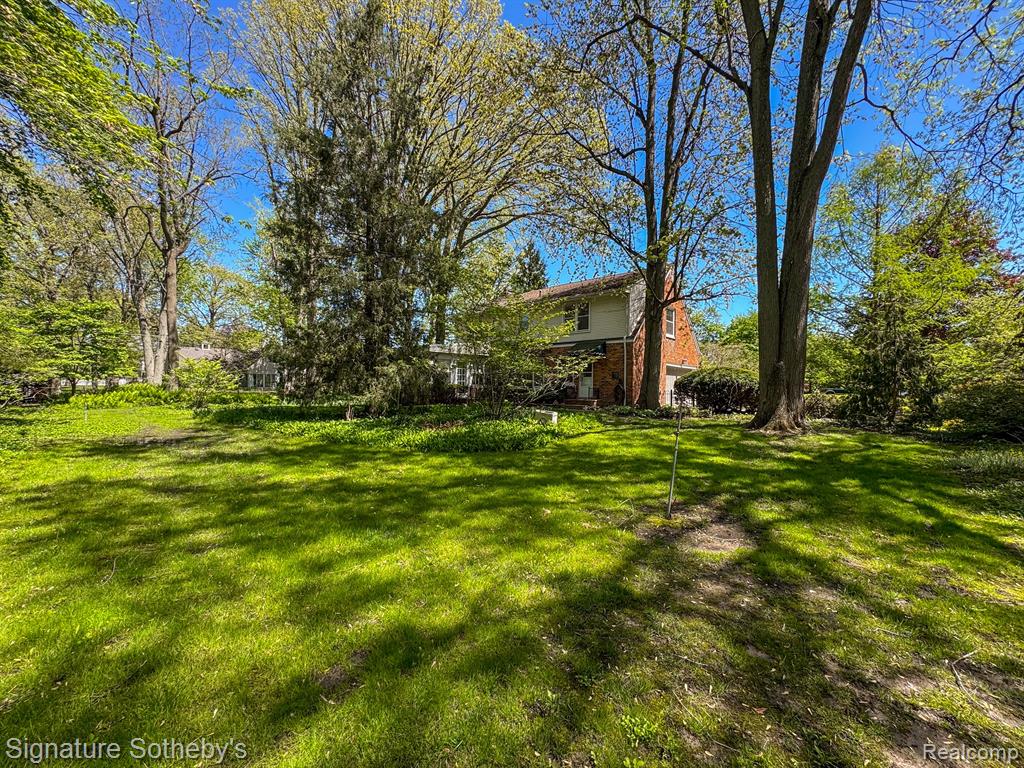 27721 SANTA BARBARA Drive, Lathrup Village, MI 48076 — Photo 34