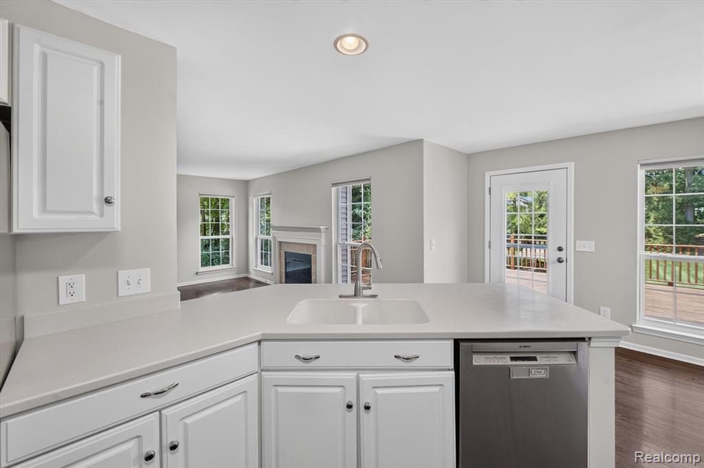 4895 Greenview Drive, Commerce Twp, MI 48382 — Photo 19
