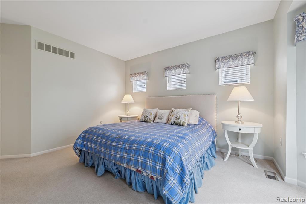 4035 Hillsdale Drive, Auburn Hills, MI 48326 — Photo 32