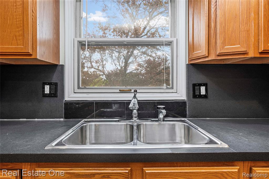 4320 Knightsbridge Lane, West Bloomfield, MI 48323 — Photo 26