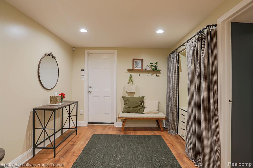 2687 Los Angeles Drive, Wolverine Lake, MI 48390 — Photo 36