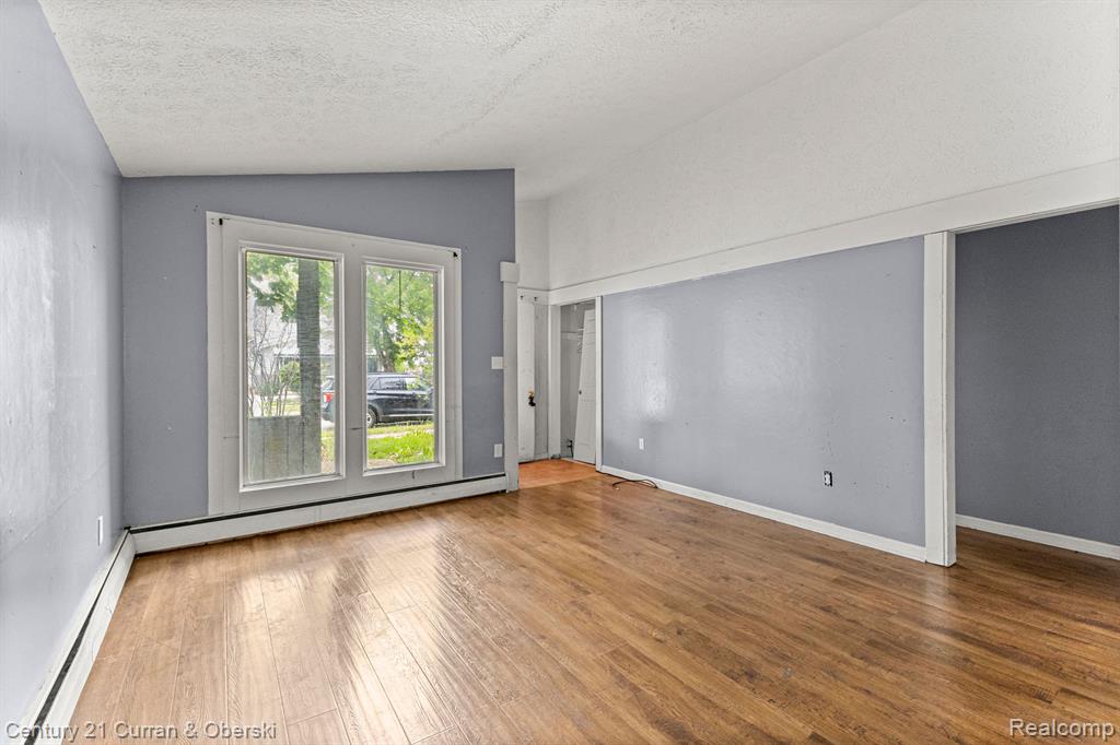 80 E MAHAN Avenue, Hazel Park, MI 48030 — Photo 5