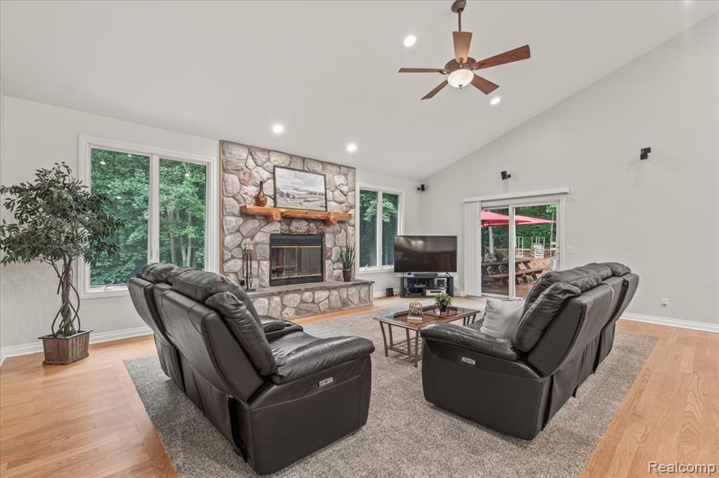 15301 Oak Hollow Drive, Holly, MI 48442 — Photo 17