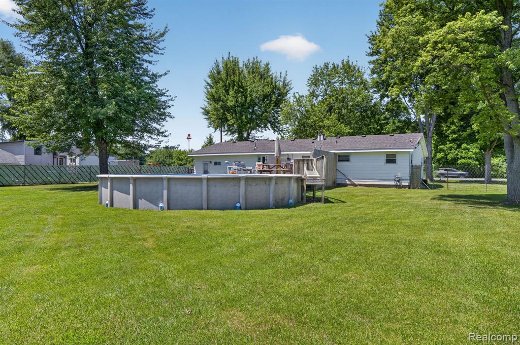 5233 Torrey Road, Flint, MI 48507 — Photo 42
