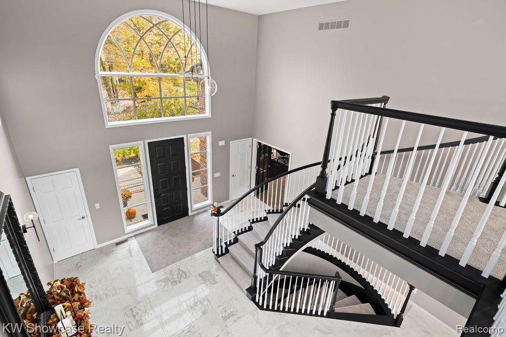 8579 PINE COVE Drive, Commerce Twp, MI 48382 — Photo 52