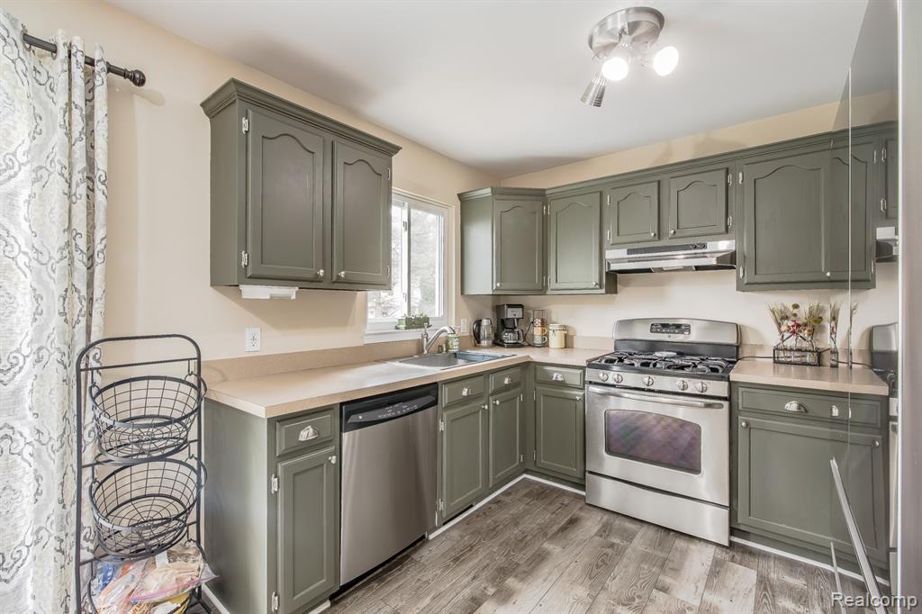 9618 Ridge Top Trail, Clarkston, MI 48348 — Photo 9