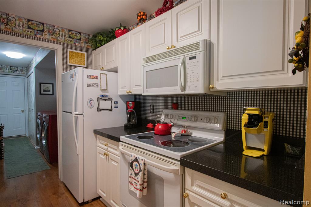44938 Marigold Drive, Sterling Heights, MI 48314 — Photo 14