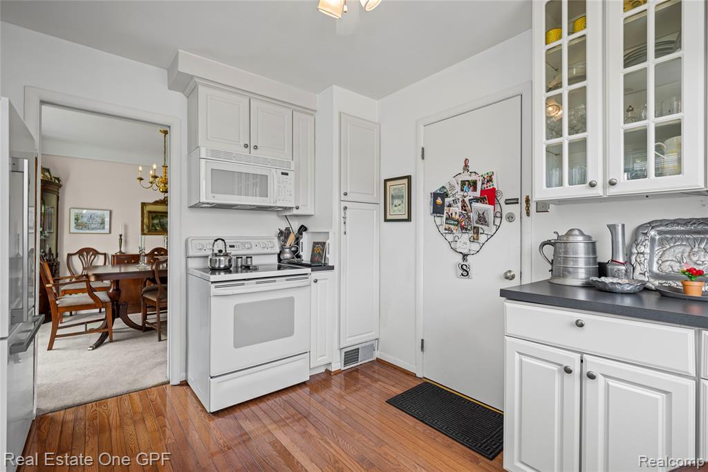 650 Cadieux Road, 1, Grosse Pointe, MI 48230 — Photo 16