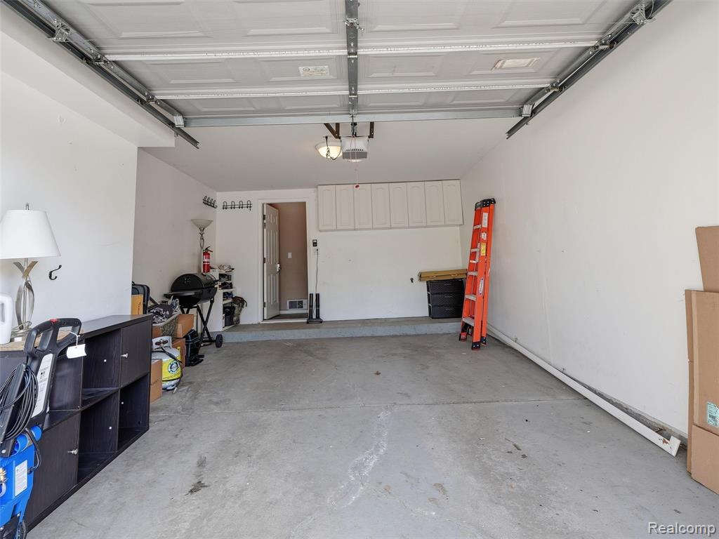 56471 Scotland Boulevard, Utica, MI 48316 — Photo 11