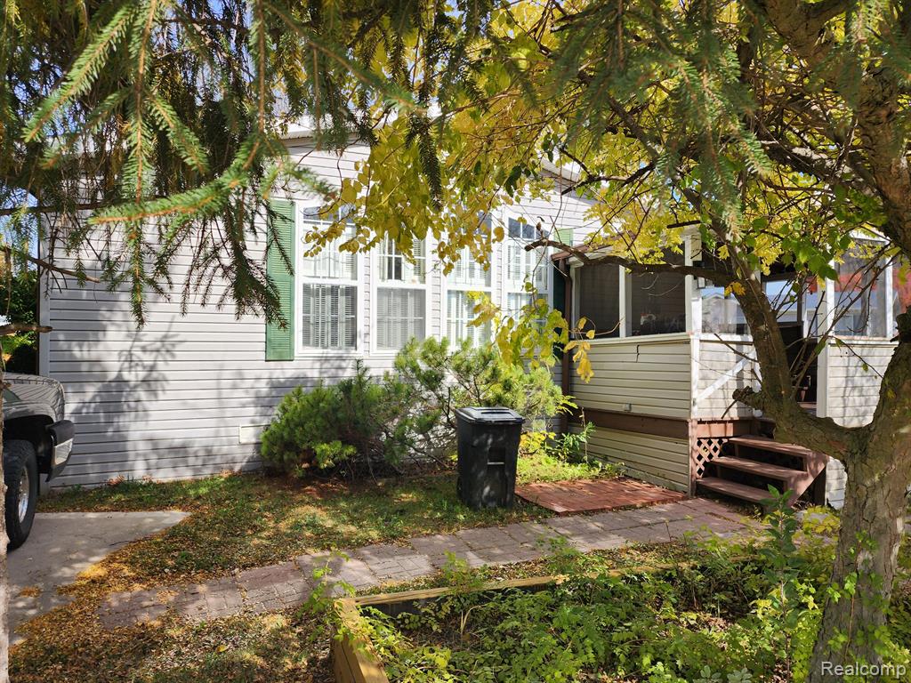 54 RIVERVIEW Drive, Erie, MI — Photo 2