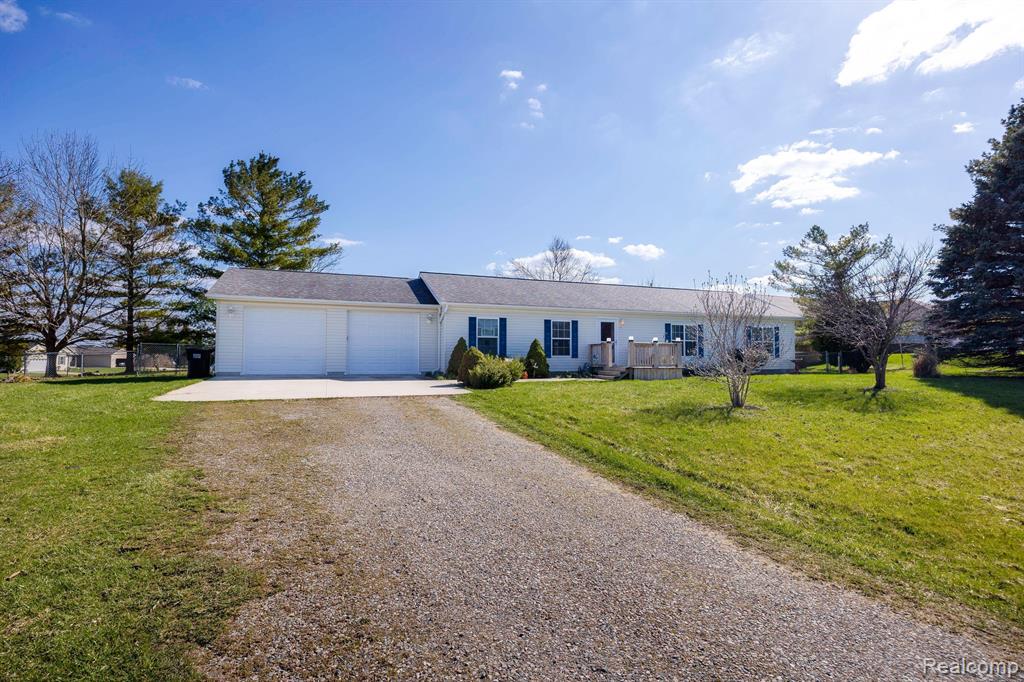 7437 NORFOLK Drive, Onsted, MI 49265 — Photo 3